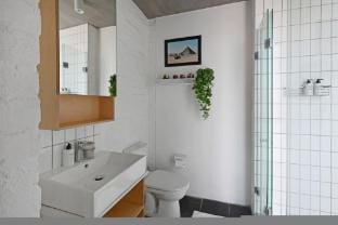 Modern Living | Mountain&Ocean View |100m to Beach Hotel in Sea Point