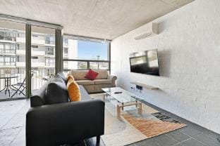 Modern Living | Mountain&Ocean View |100m to Beach Hotel in Sea Point