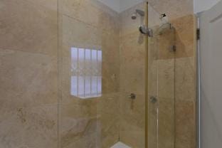 Charming 2-Bed Sea Point Retreat | Mountain Views Hotel in Sea Point