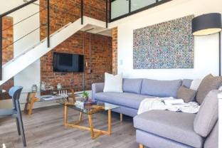 Elegant Sea Point Retreat | Splendid Views | Wifi Hotel in Sea Point