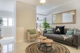 Charming 1-Bed Sea Point Retreat | Central Hotel in Sea Point