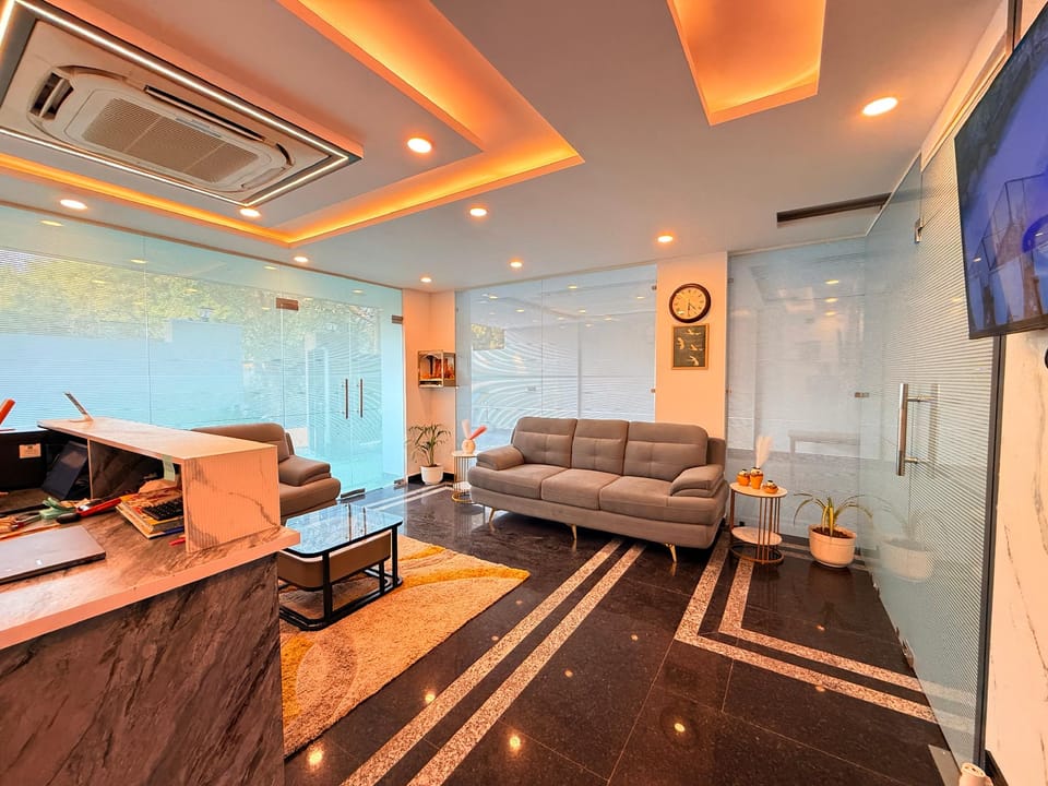 Shared lounge/TV area