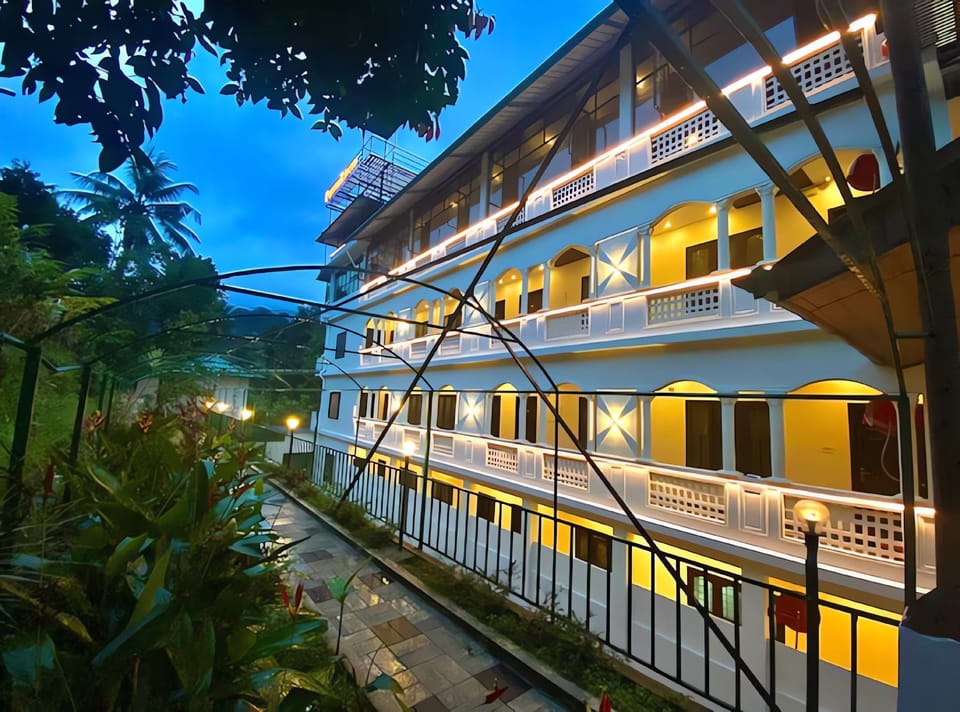 Purna Rivera Hotel in Kerala