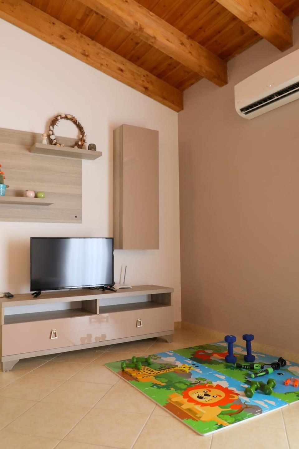 Atlantis Hotel & Apartments Hotel in Ksamil
