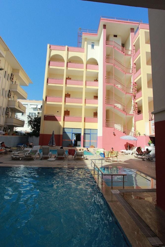 Elegant Baronessa Hotel in Alanya