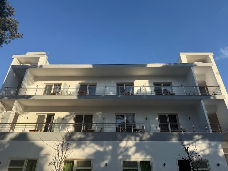 Blue Pines Villa Hotel in Vlorë