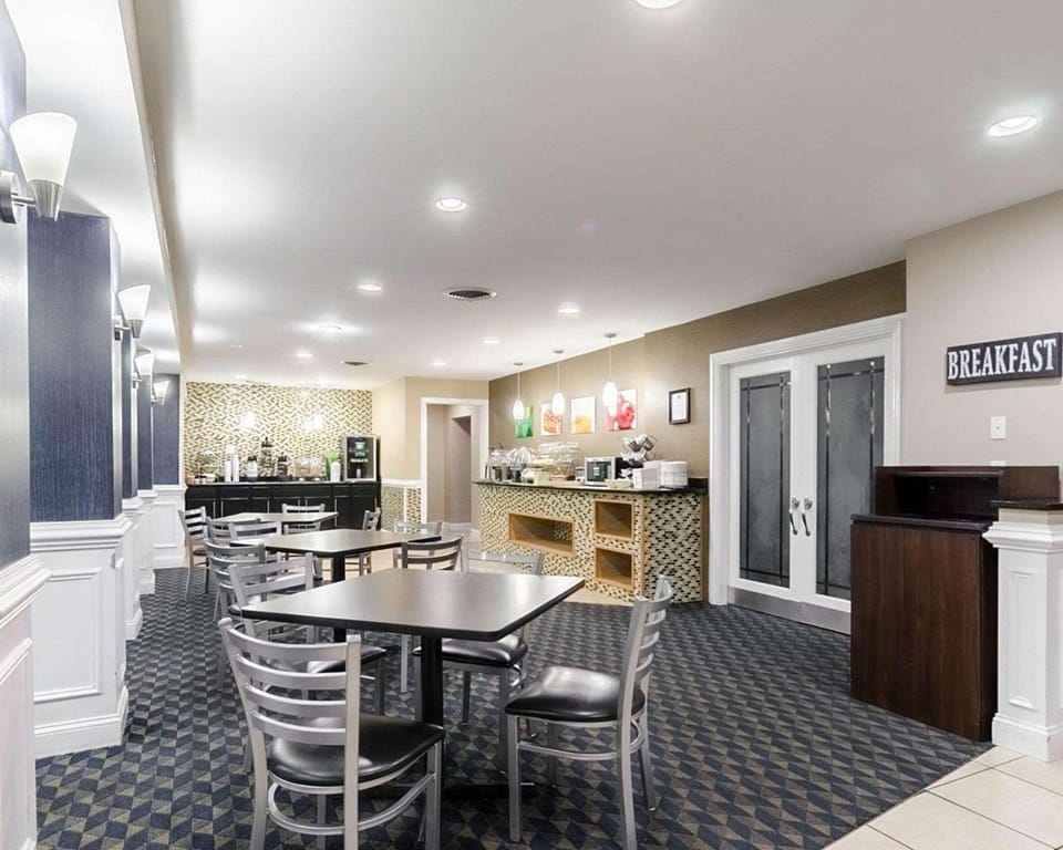 Rodeway Inn & Suites Williamsburg Central Hotel in Virginia