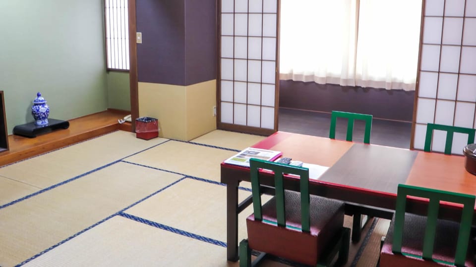 Kamiyamadaonsen Shunjuan Wakanoyu Hotel in Nagano Prefecture