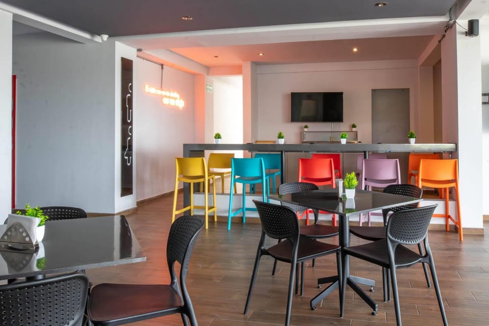 Hotel Estancias VIVE MX el marques Queretaro, Trademark Hotel in Santiago de Queretaro