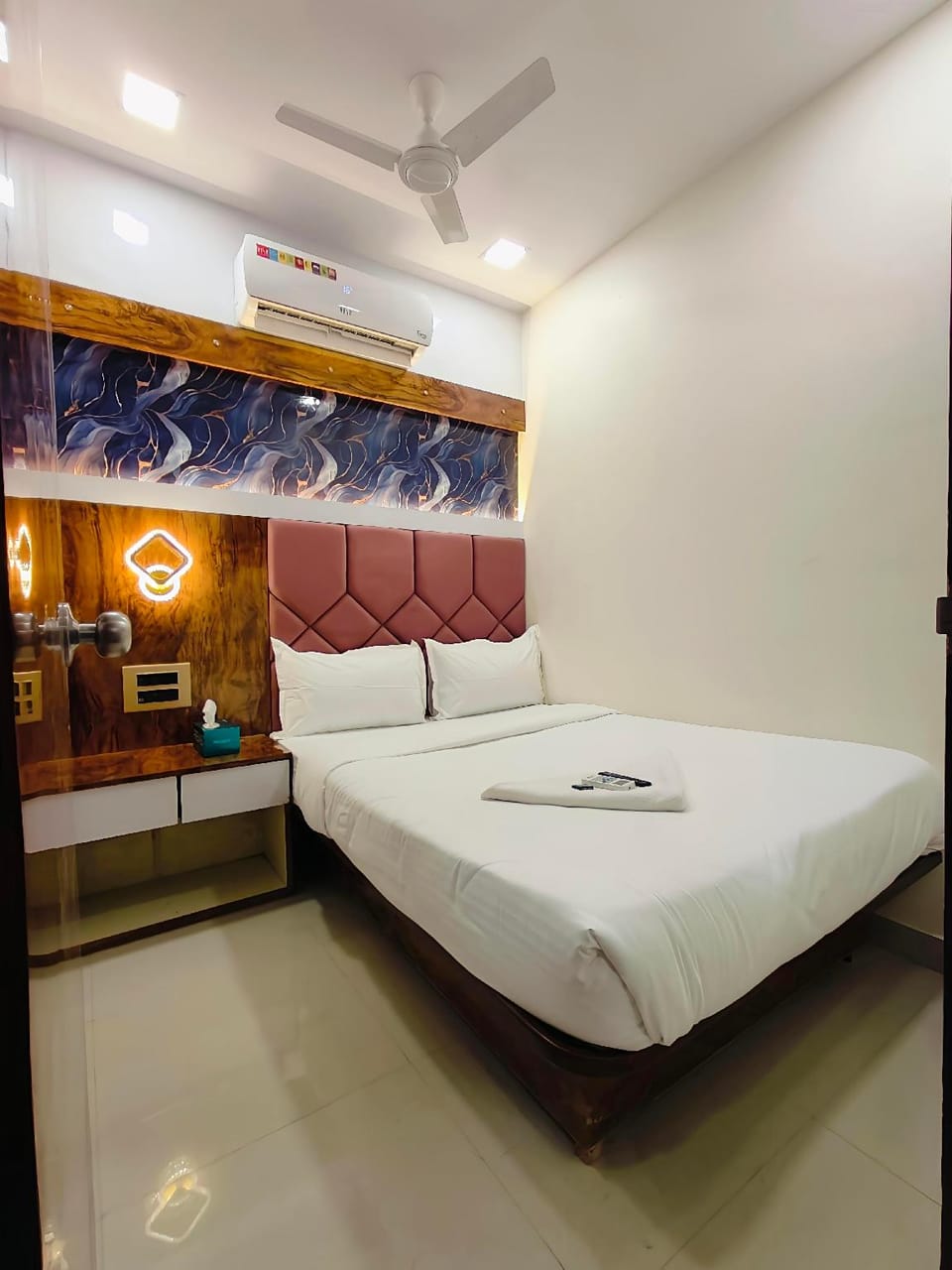 HOTEL M R STAY Hotel in Mumbai