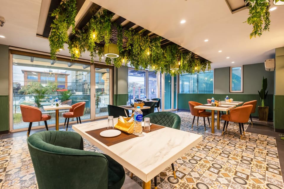 The PratiQ Luxe - Paschim Vihar  Hotel in Delhi