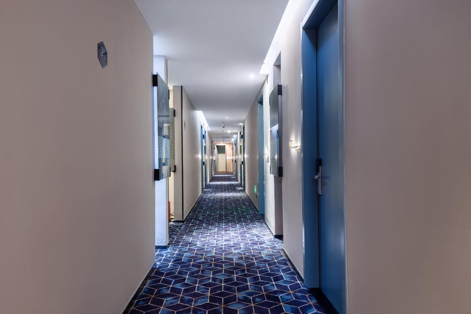 YiBai Hotel Beijing Wukesong Yuquanlu Subway Station Branch Hotel in Beijing