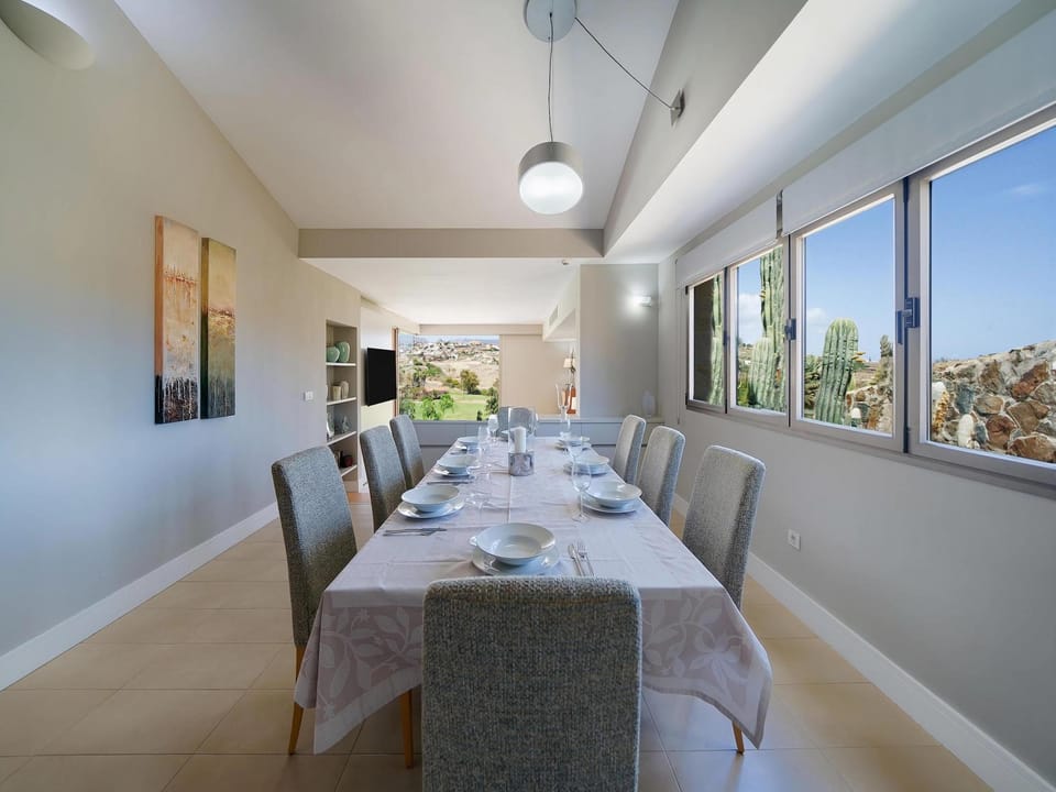 Belvilla by OYO Piedra Amarilla 8 pax Resort in Comarca Sur