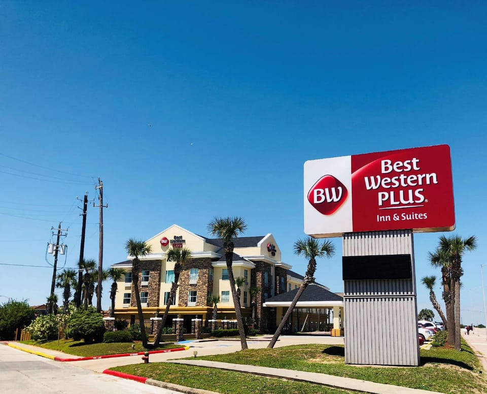 Best Western Plus Seawall Inn & Suites by the Beach Hotel in Texas City