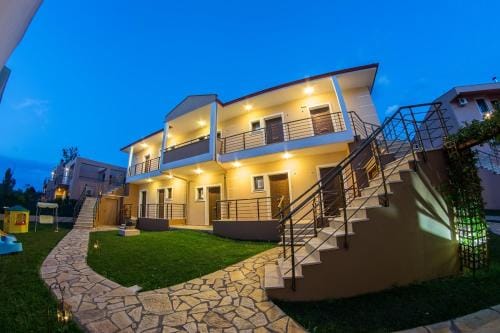 Dafni's Beachfront Luxury Studios Hotel in Nikiti