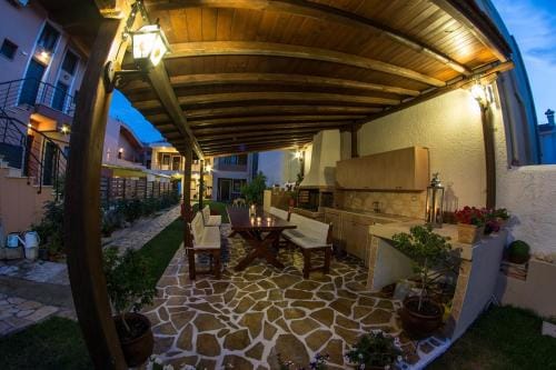 Dafni's Beachfront Luxury Studios Hotel in Nikiti