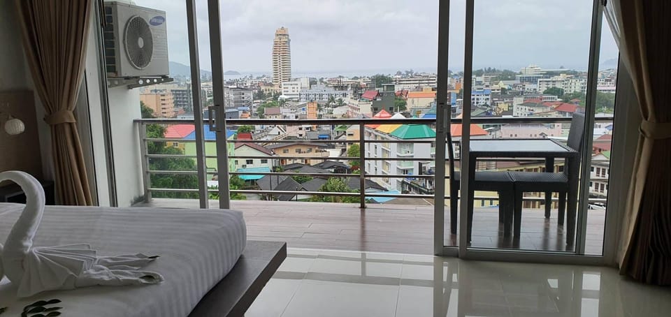 Oceanview Treasure Residence Hotel in Patong