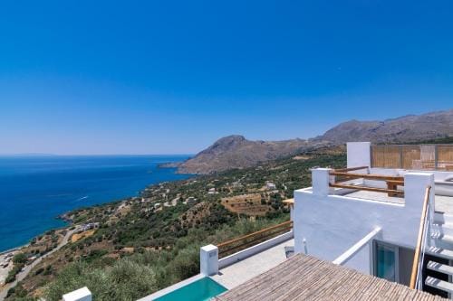 Pyrgos Exclusive Hotel in Crete