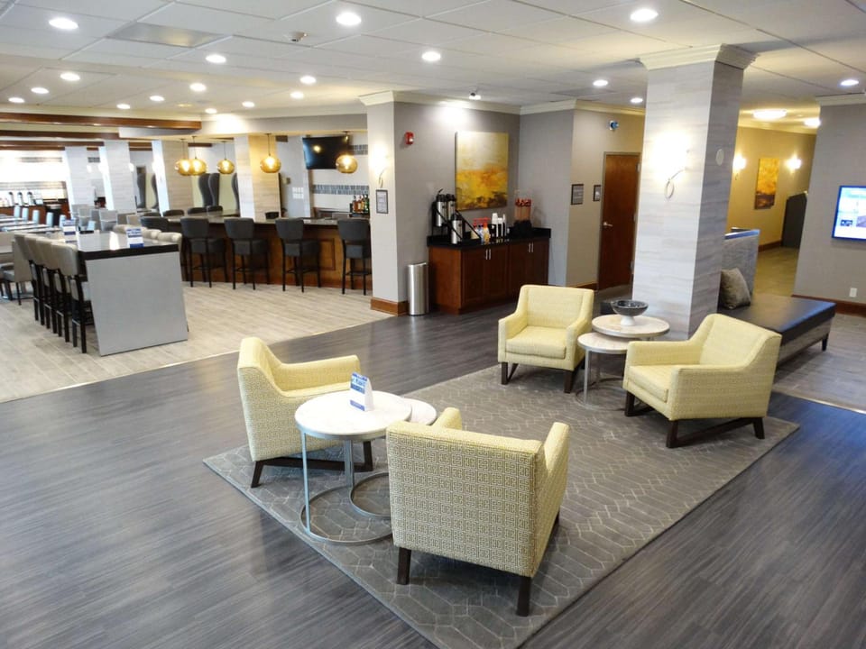 Cottonwood Airport & Expo Hotel Louisville Hotel in Shively