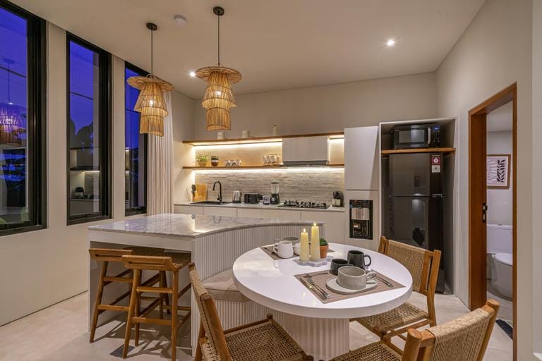 Casa 24B : Modern 2BR Tropical Villa Close to Pererenan Beach Resort in North Kuta