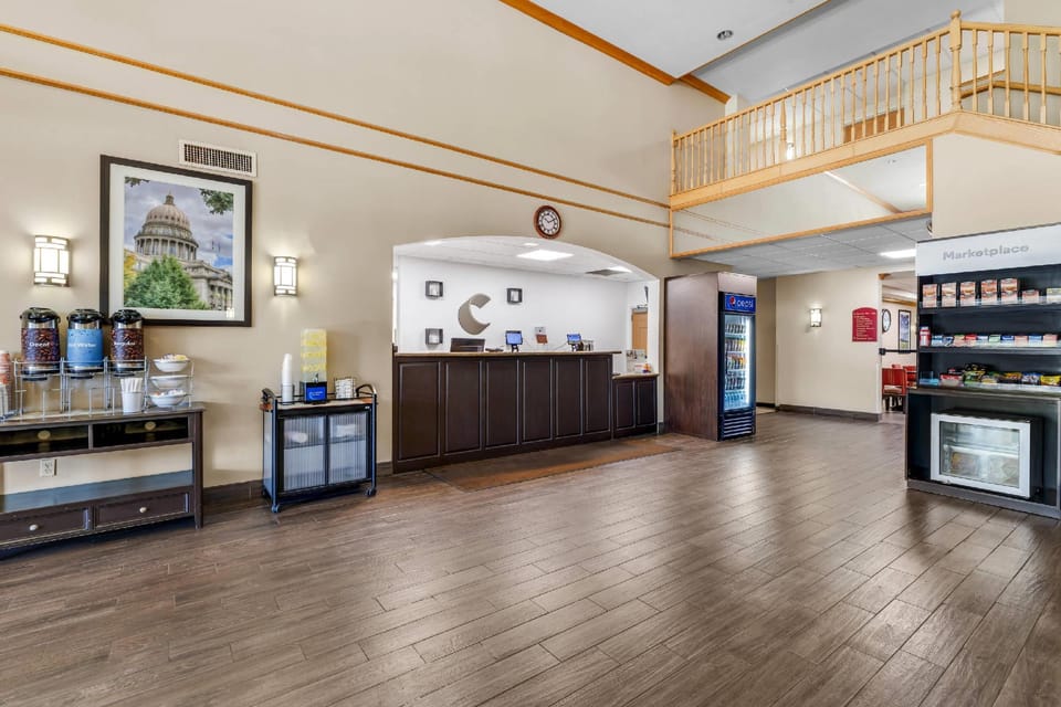 Comfort Suites Airport Hotel in Boise