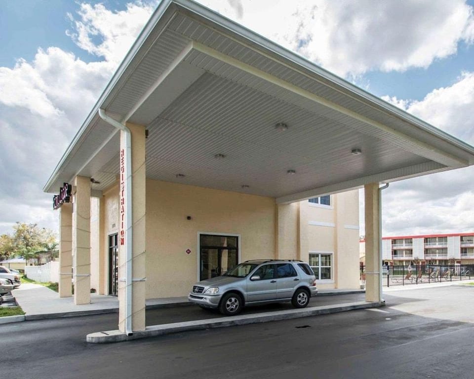 Green Palms Extended Stay Hotel in Osceola County
