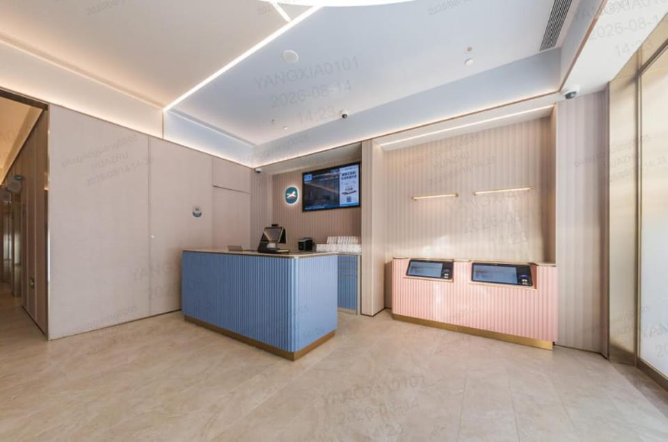 Hanting Hotel Shanghai Jing'an Sports Center Wenshui Road Subway Station Hotel in Shanghai