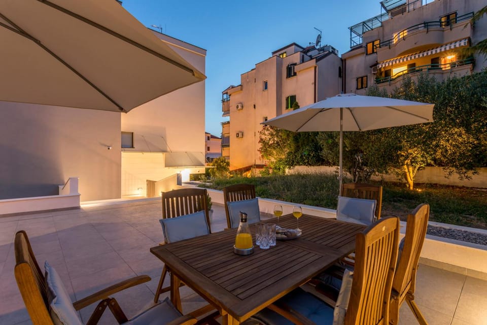 2NIGHTSTUDIOS Hotel in Split