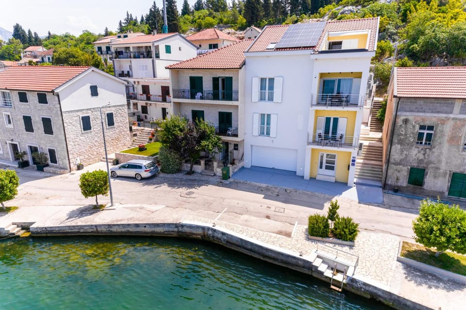 Apartments Ema Hotel in Dubrovnik-Neretva County