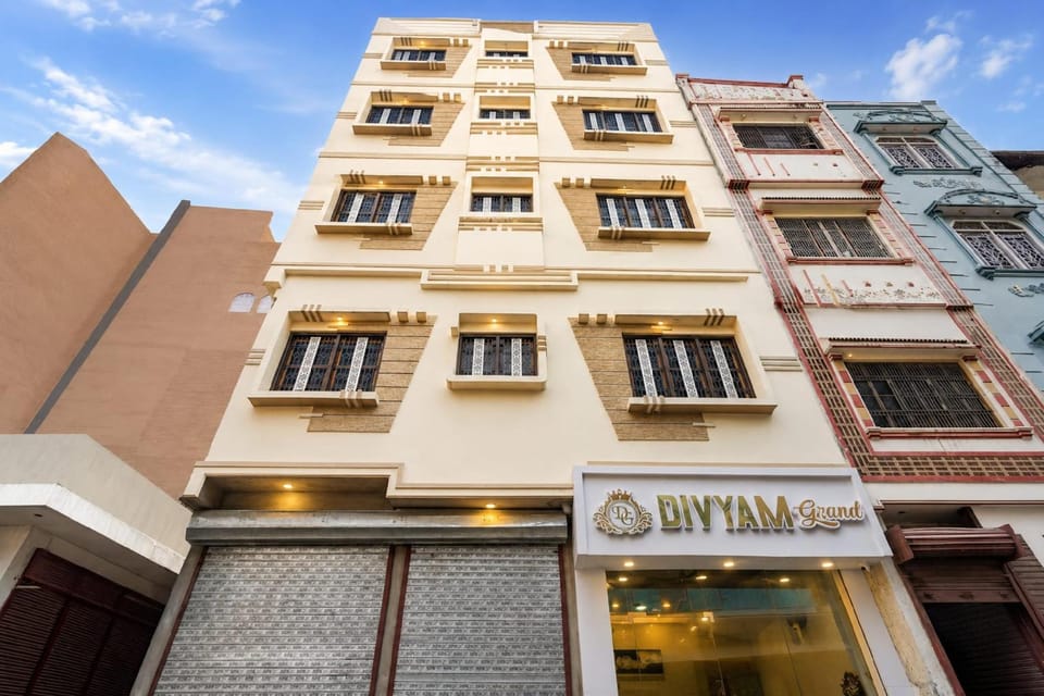 Divyam Grand Hotel in Varanasi