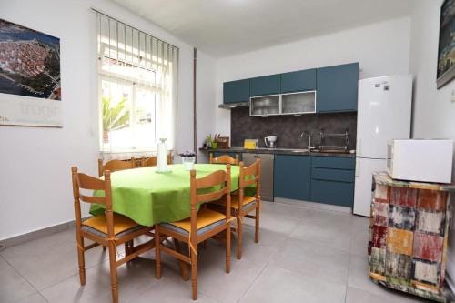 Rooms with a parking space Trogir - 17442 Hotel in Trogir