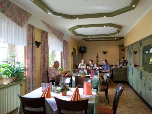 Gasthaus-Pension Islekhohe Gansen Hotel in Luxembourg