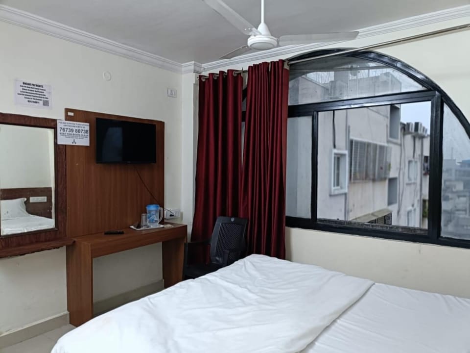 Hotel SR Grand Hotel in Hyderabad