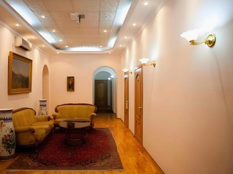 Azcot Hotel - Nizami Street Hotel in Baku