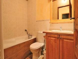 Rooms for 8 People Hotel in Montvalezan