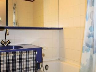 Rooms for 6 People Hotel in Villeneuve-Loubet