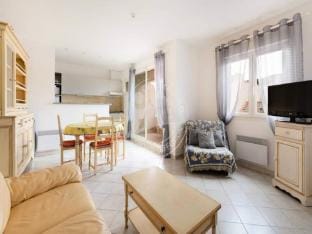 Rooms for 5 People Hotel in Le Grau-du-Roi