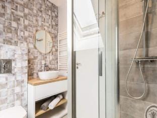 House 4 People Hotel in Portbail