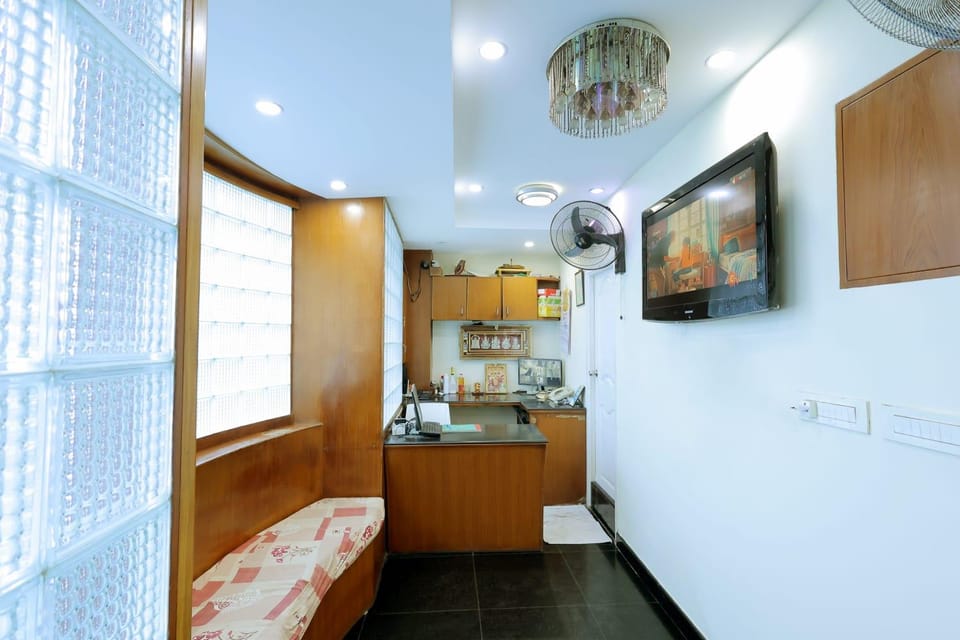 L V RESIDENCE Bed and Breakfast in Puducherry