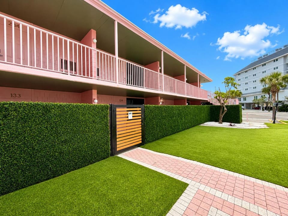 Abode Beach House Hotel in Clearwater Beach