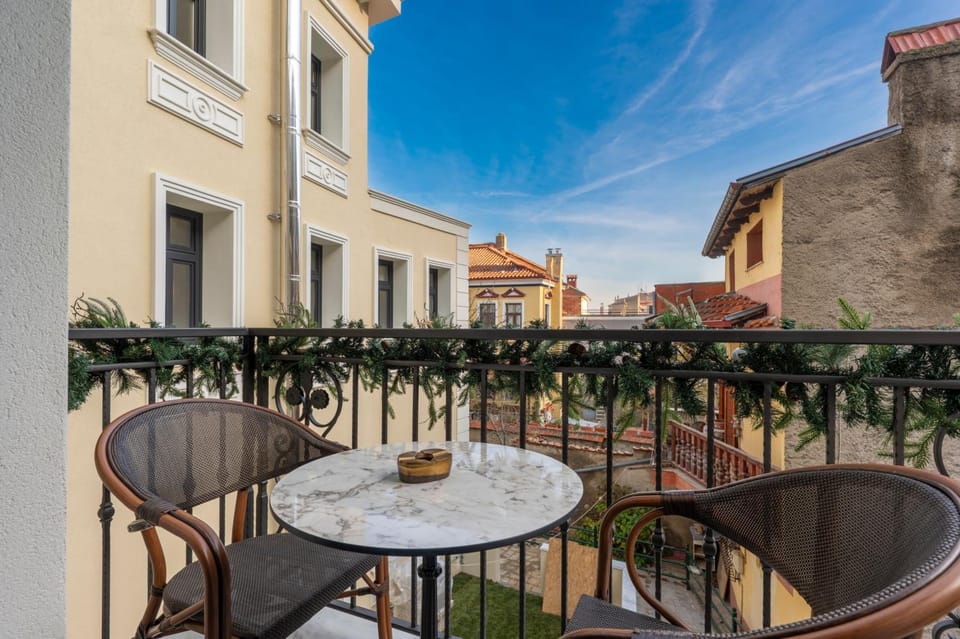 Mountain Pine Luxury Suites Apartment hotel in Greece