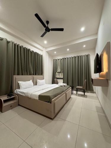 Shft-In Hotel Hotel in Noida