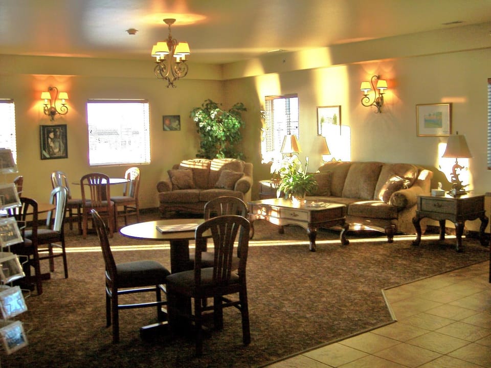 Shared lounge/TV area
