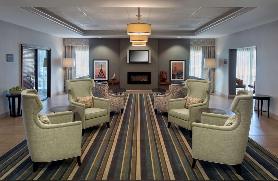 Hampton Inn Boston-Logan Airport Hotel in Winthrop
