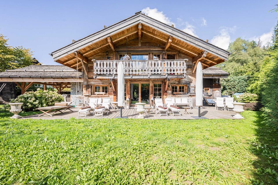 Luxury Stay – Comfortable Chalet with Jacuzzi Hotel in Megève