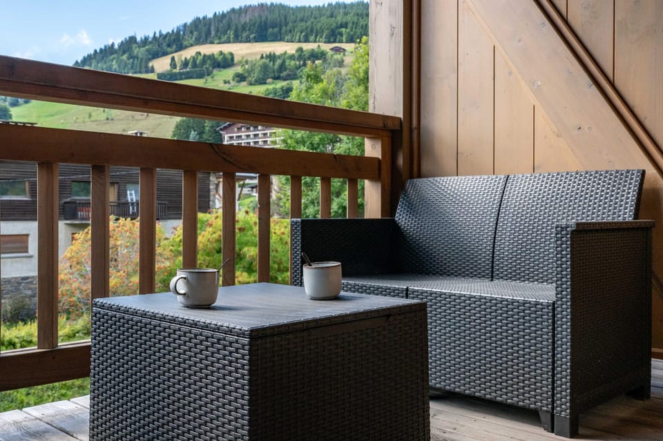 1BDR/4P apartment with balcony and parking- Megève Hotel in Combloux