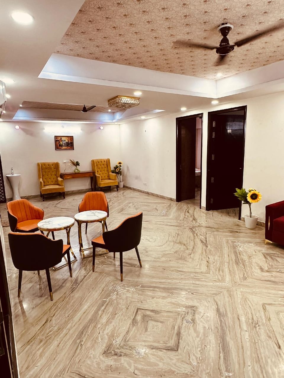 Savana suits Bed and Breakfast in Noida