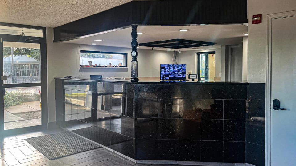 Studio 6 Suites Dallas, TX – Loop 12 West Hotel in Irving
