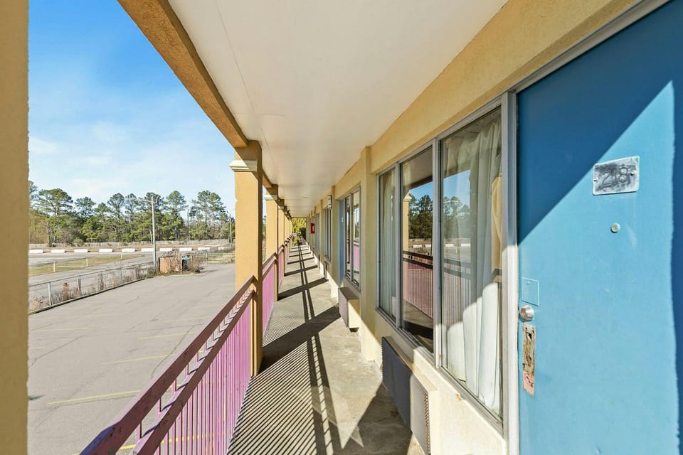 Luxury Inn By Hotel O Hattiesburg, MS Hotel in Hattiesburg