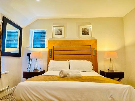 OYO Studio @74 Hotel in Swindon